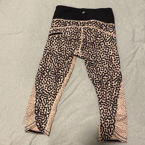 Lululemon cropped leggings - Picture 3 of 3